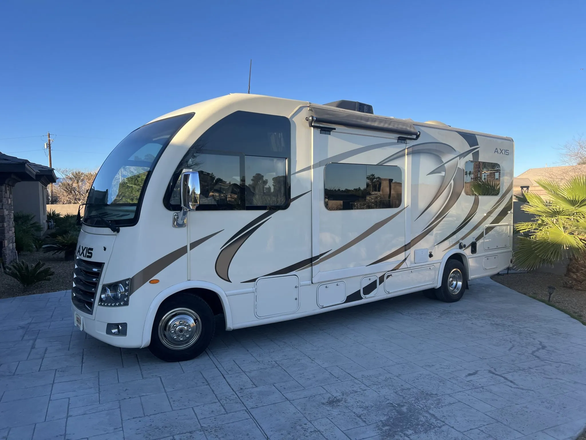 2018 Thor Motor Coach Axis 24.1